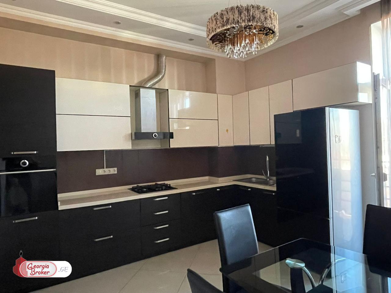 იყიდება ახალი გარემონტებული 3 ოთახიანი ბინა